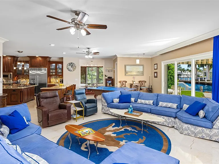 70 Bay Colony Ln — Photo 18