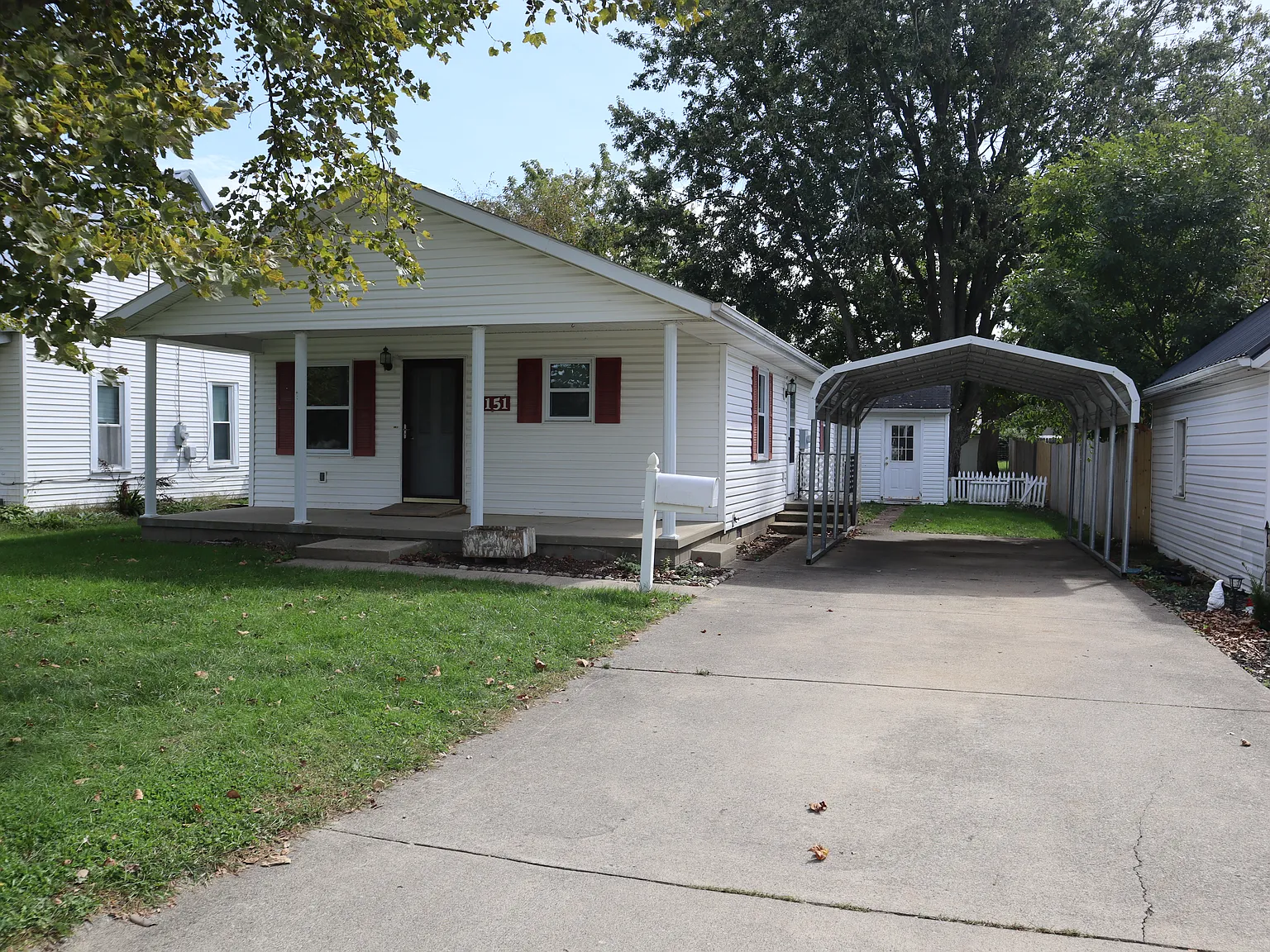 3 bed, 960 sqft, $1,400 — Photo 1