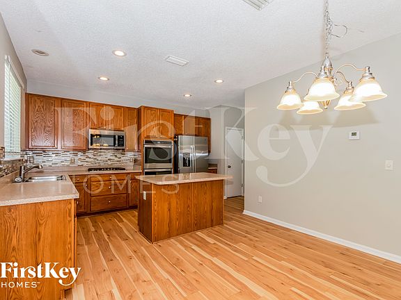 5th image of 7038 Beekman Lake Dr
