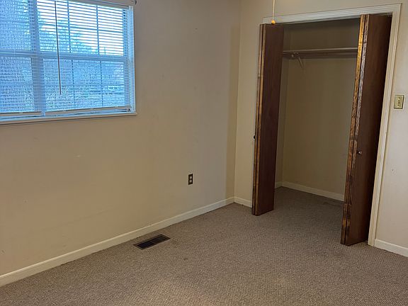 4th image of 121 Country Village Ct #121