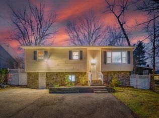 182 Old State Rd, Highland Falls, NY 10928