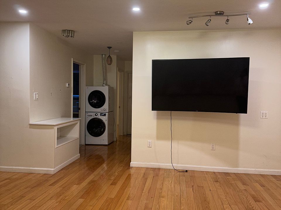 2nd image of 723 Targee St #3