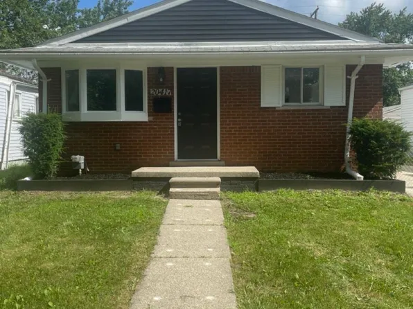 20417 Woodward St, Clinton Township, MI 48035