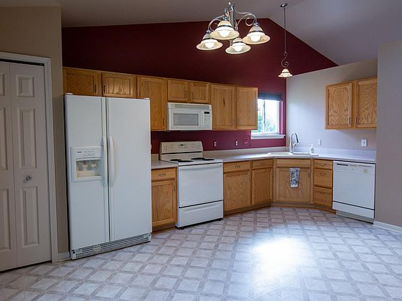 5th image of 8597 Barrington Dr