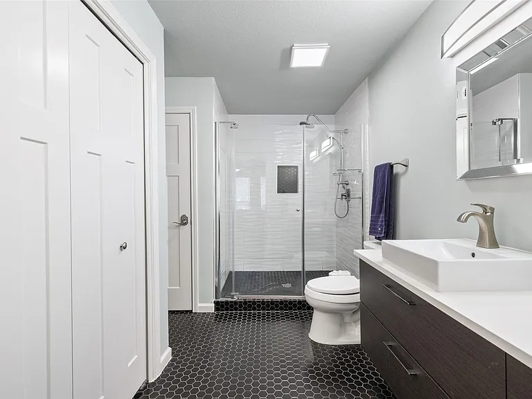 2450 Wickersham Ln #302 — Photo 16