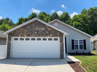 5840 Regents Village Dr, Winston Salem, NC 27103