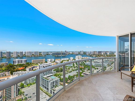 5th image of 17555 Collins Ave #Penthouse 4