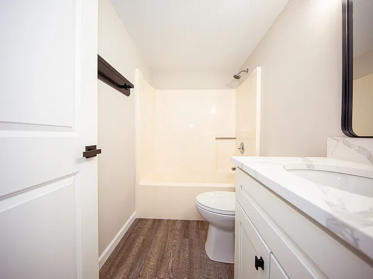 Shadow Ridge Apartments — Photo 20