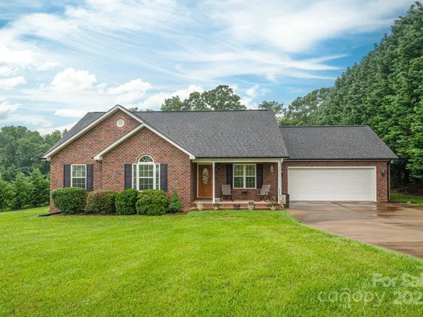 1483 Dawnview Ln, Lincolnton, NC 28092