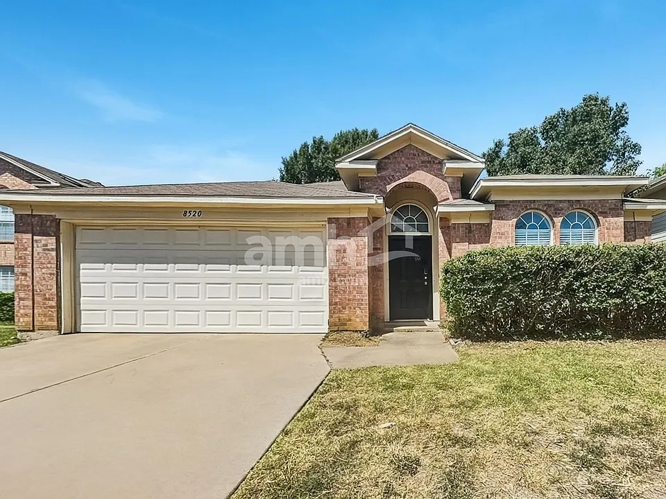 8520 Auburn Dr