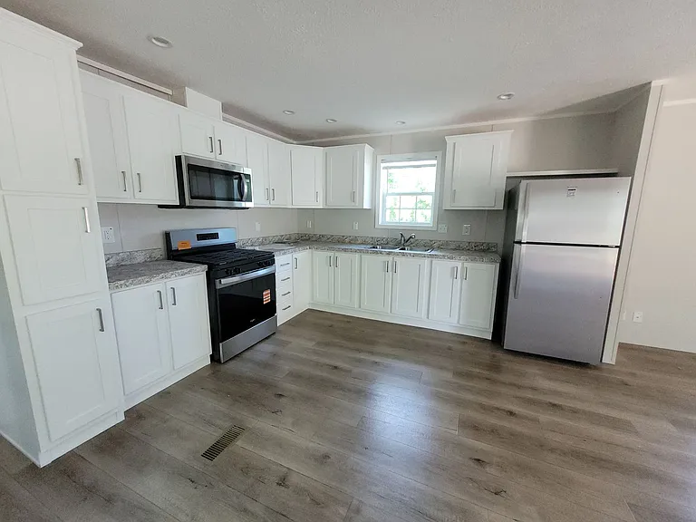 551 Lauschtown Rd #7 — Photo 7