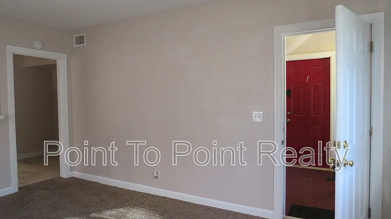 1 bed, 1.0 bath, 642 sqft, $925 — Photo 2