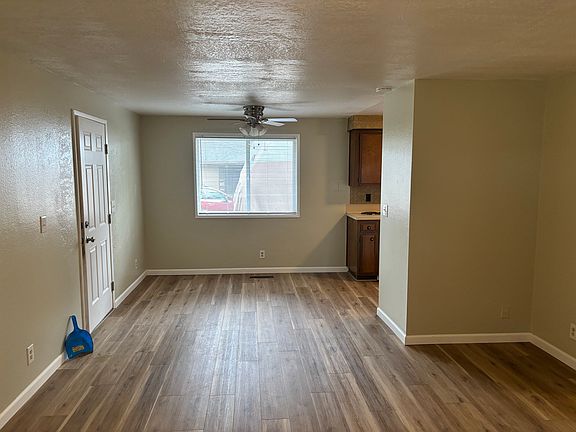 3rd image of 1016 Swingwood Dr NE