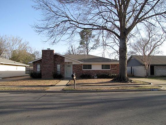 2nd image of 1608 Lexington Pl