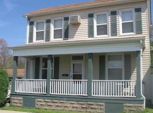 107 W Broadway, Trenton, IL 62293