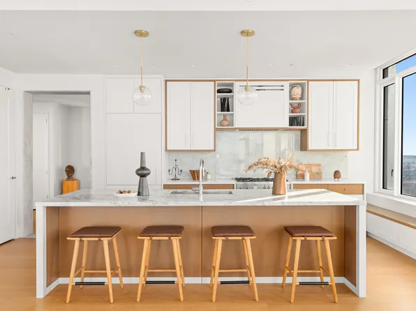 1 Clinton Street image 3 of 26