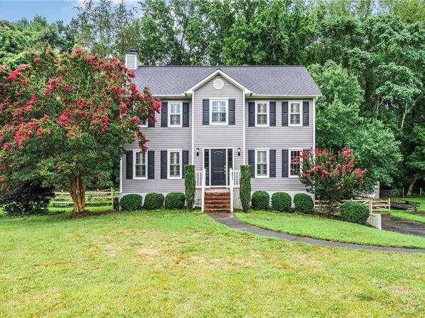 5712 Spice Meadow Ln, Winston Salem, NC 27106