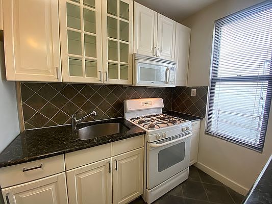 1st image of 4133 49th St APT 3R