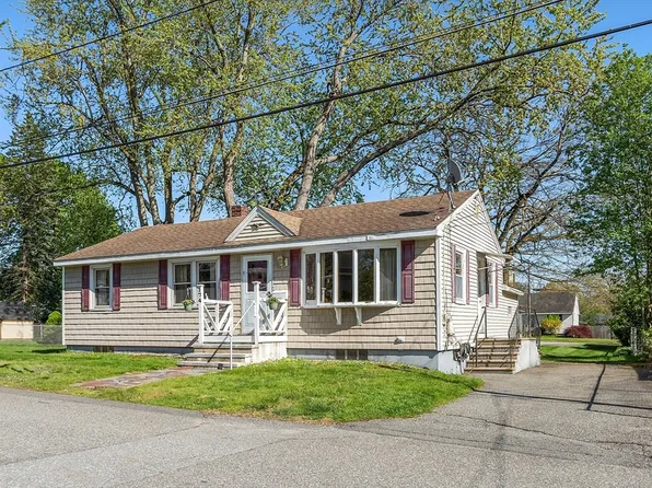 174 Upham St, Lowell, MA 01851