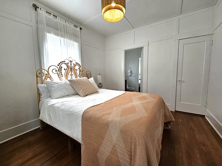 Rear bedroom