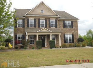 121 Village Green Cir, Tyrone, GA 30290