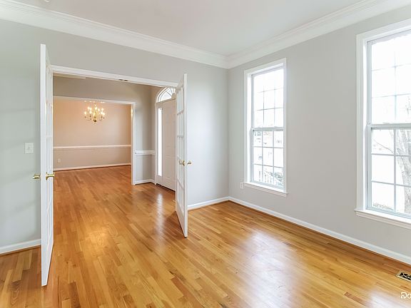 5th image of 7 Crab Tree Ct