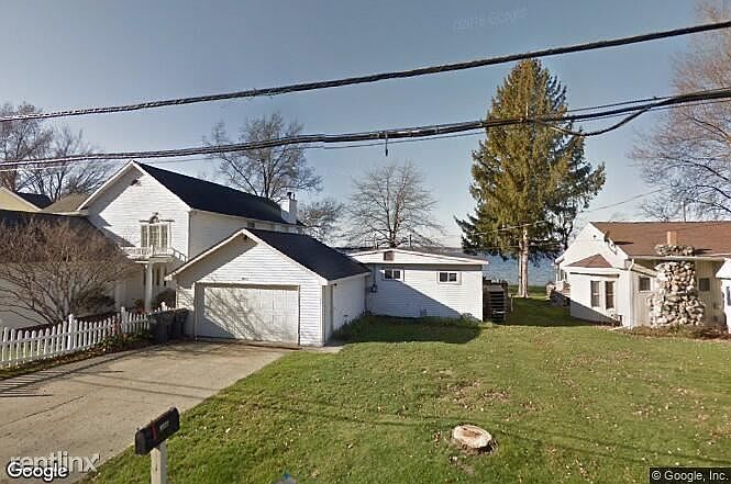 9822 e shore