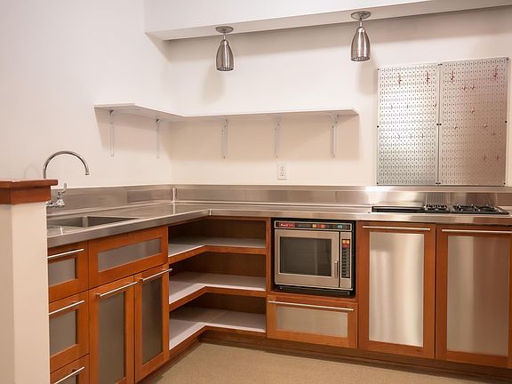 3rd image of 1204 Harmon Pl APT 24