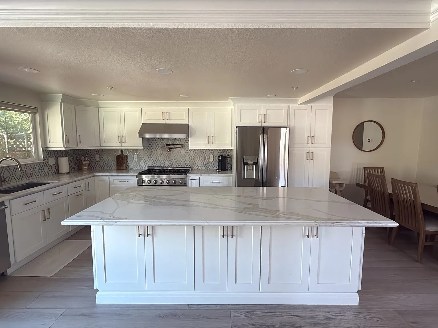3 bed, 2.5 bath, 1723 sqft, $4,590 — Photo 3
