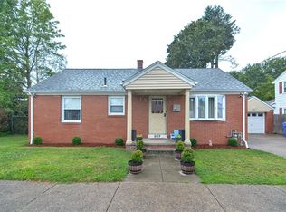 307 Woodhaven Rd, Pawtucket, RI 02861