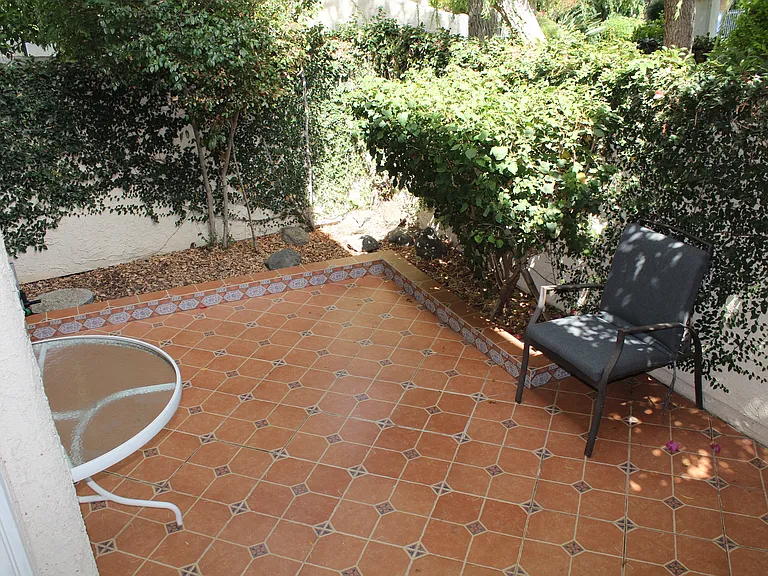 6254 Shoup Ave #1/2 — Photo 4