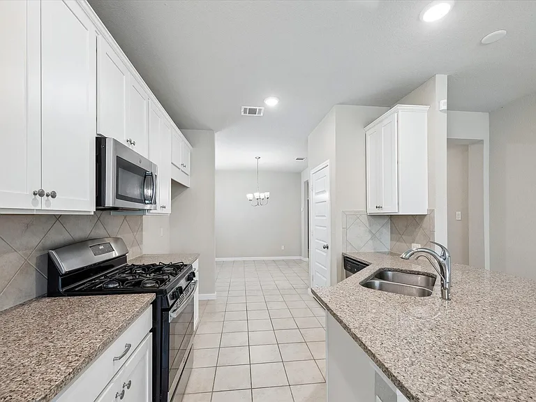 18111 Alora Springs Trc — Photo 10