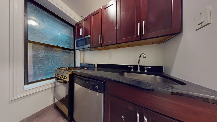 Rented by Bond New York | media 7