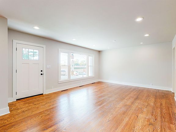 4th image of 105 Stratton Blvd