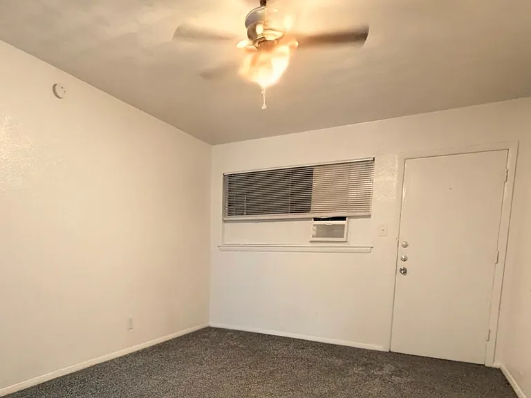 4810 Gaston Ave — Photo 10