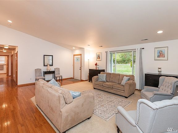 3rd image of 8050 161st St NW