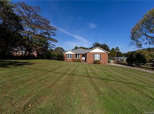 8004 Denbur Dr, Charlotte, NC 28215