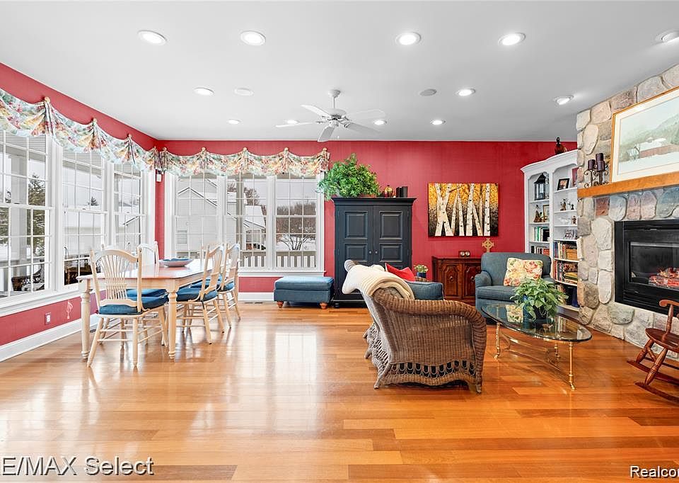 8211 Burleigh Rd, photo 28