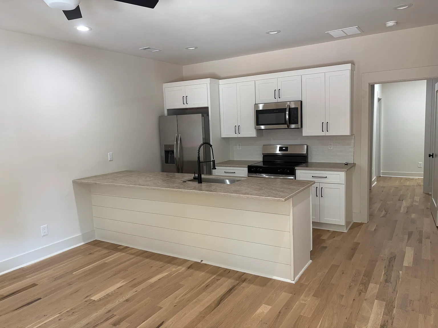 1 bed, 550 sqft, $1,975 — Photo 4