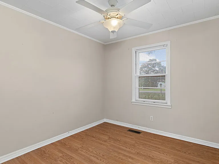 612 Eason Ave — Photo 12