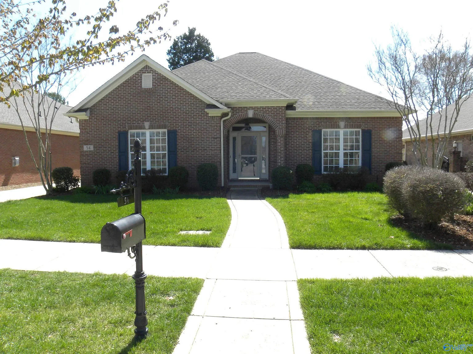 3 bed, 2.0 bath, 2124 sqft, $1,950 — Photo 1