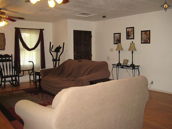 4th image of 3010 Mountain View Dr