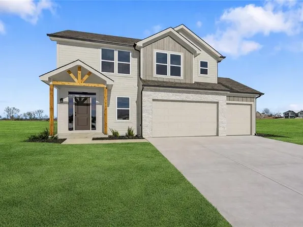 1502 SW Meadowlark Ct, Oak Grove, MO 64075