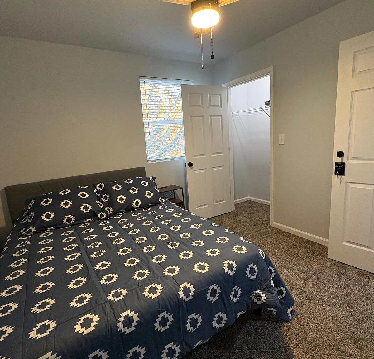 4 bed, 3.0 bath, 1880 sqft, $866 — Photo 2