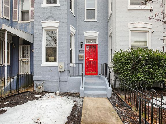 4th image of 1221 I St NE