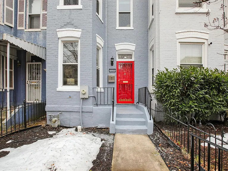 1221 I St NE — Photo 4