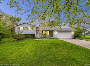 6045 Turner Rd, Flushing, MI 48433