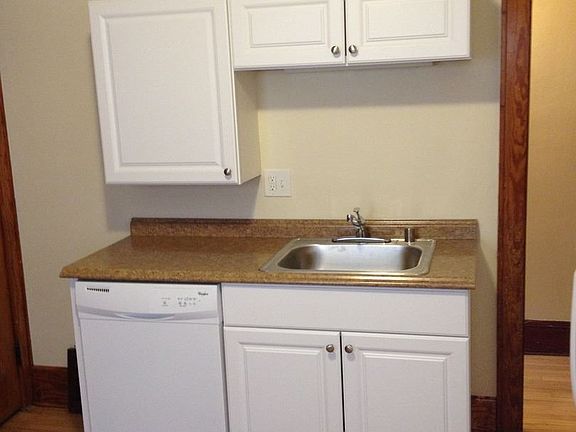 3rd image of 3429A N Oakland Ave