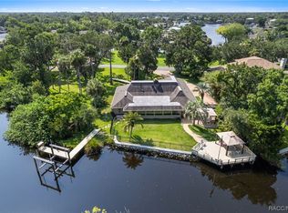5260 S Riverside Dr, Homosassa, FL 34448