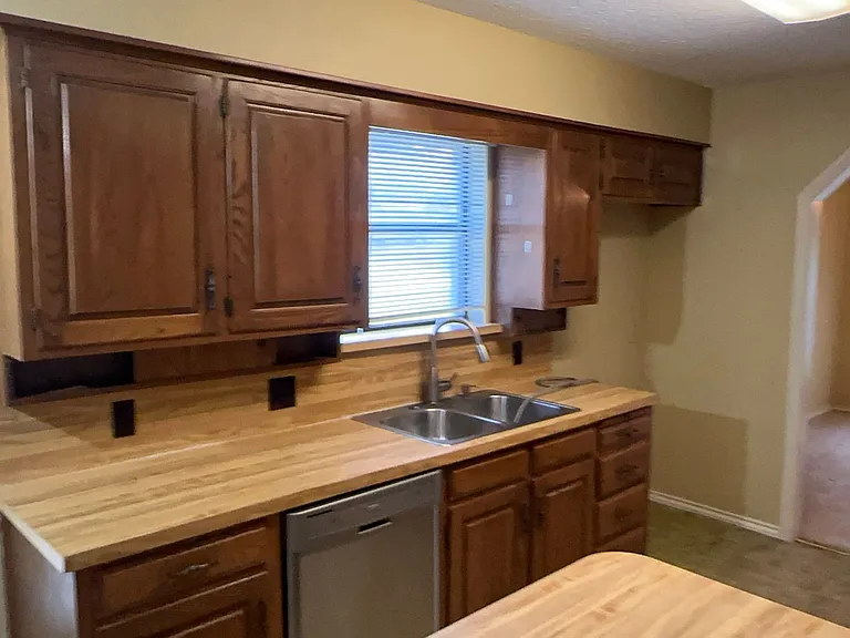 4008 Alava Dr — Photo 17